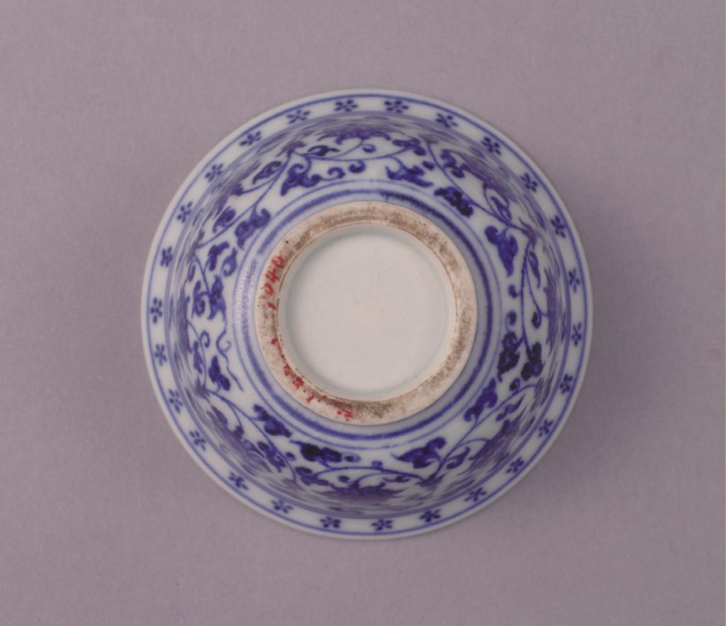 图片[3]-Blue and white pressure cup (lion ball center)-China Archive